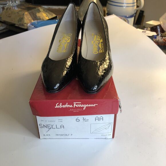 Salvatore Ferragamo Sneelia Pump In Black Crock Patterned Leather 6.5 AA NIB - Picture 3 of 7